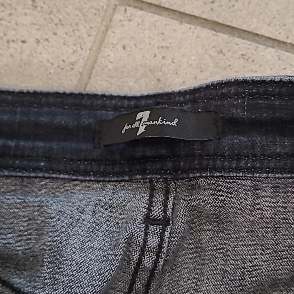 7forallmankind Ankle Skinny with Seams and Front Splits in Vintage Noir - Picture 5 of 10